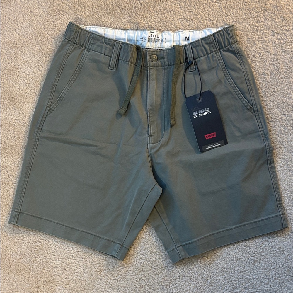 NWT Levi's Men's Green Flat Front Shorts